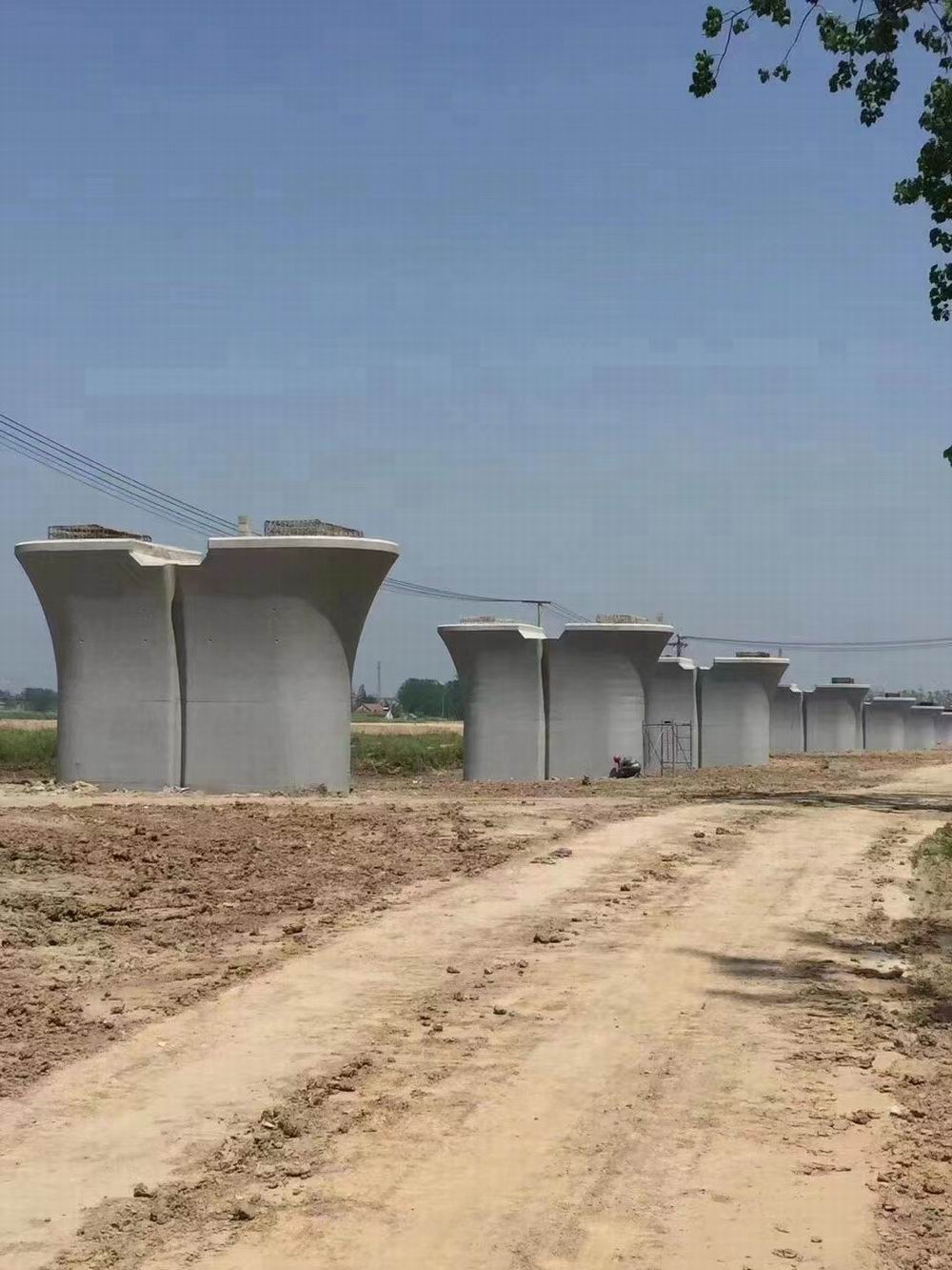 高铁墩柱色差修复